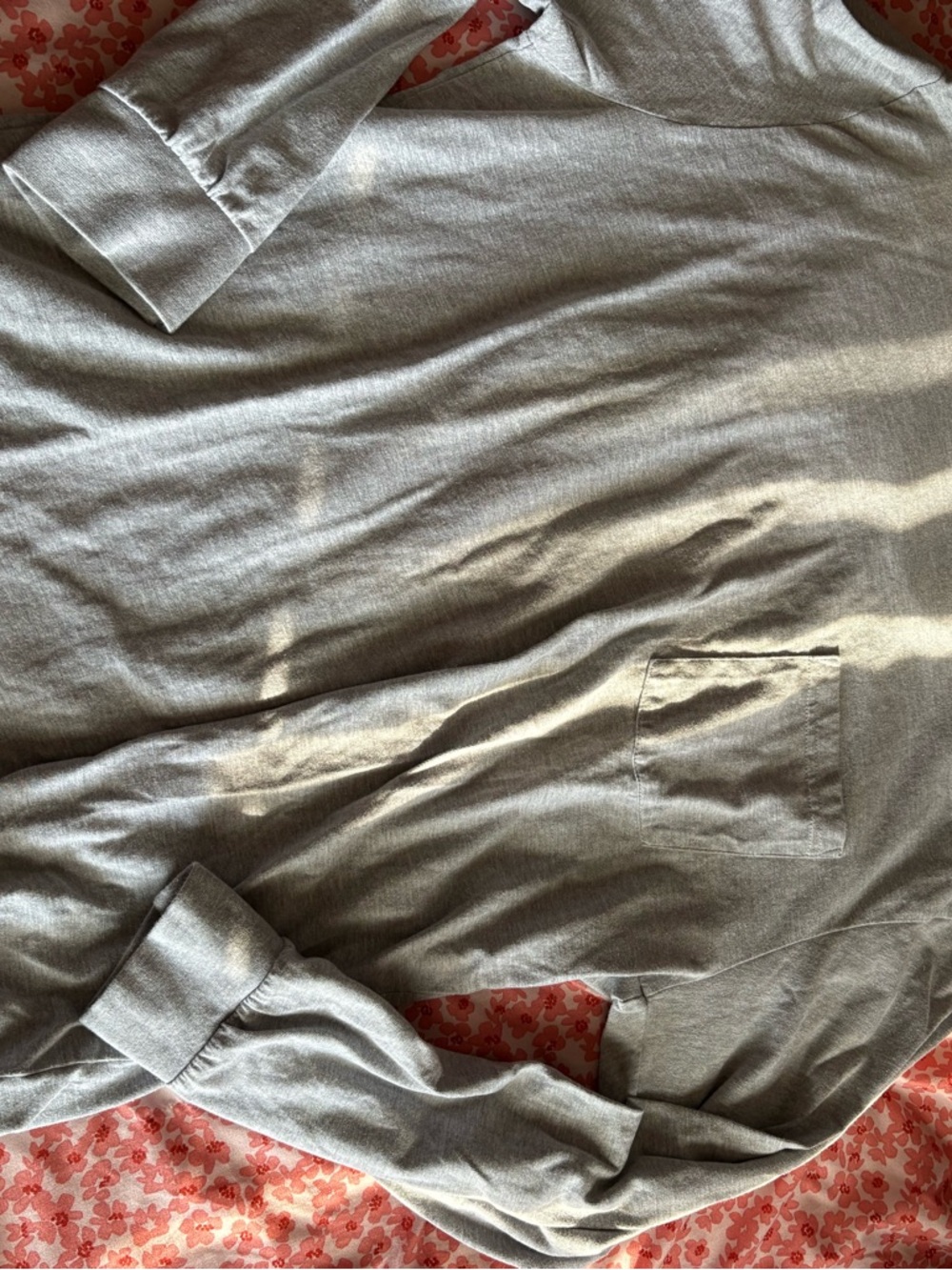 Men's Light Gray Long-Sleeve Pocket Shirt
